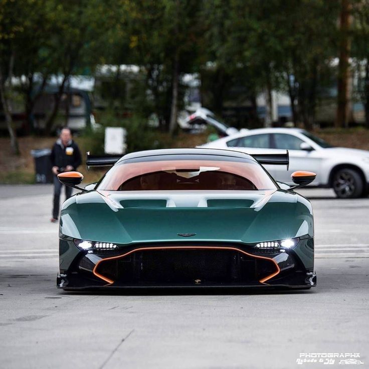 Aston Martin Vulcan : carporn