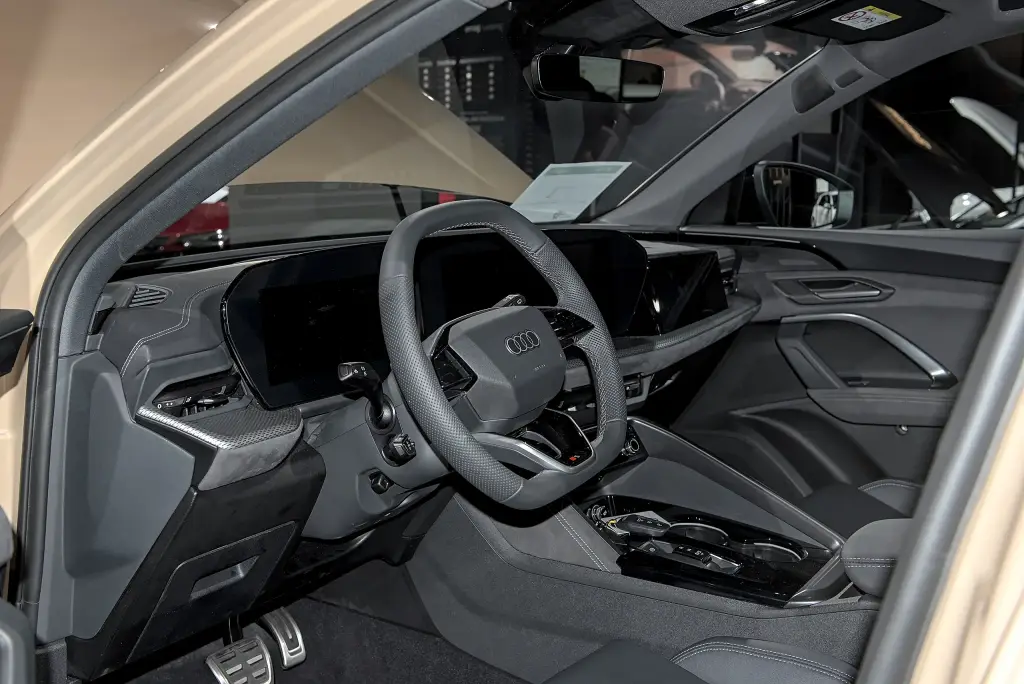 Audi Q5 III at Auto Zürich 2024