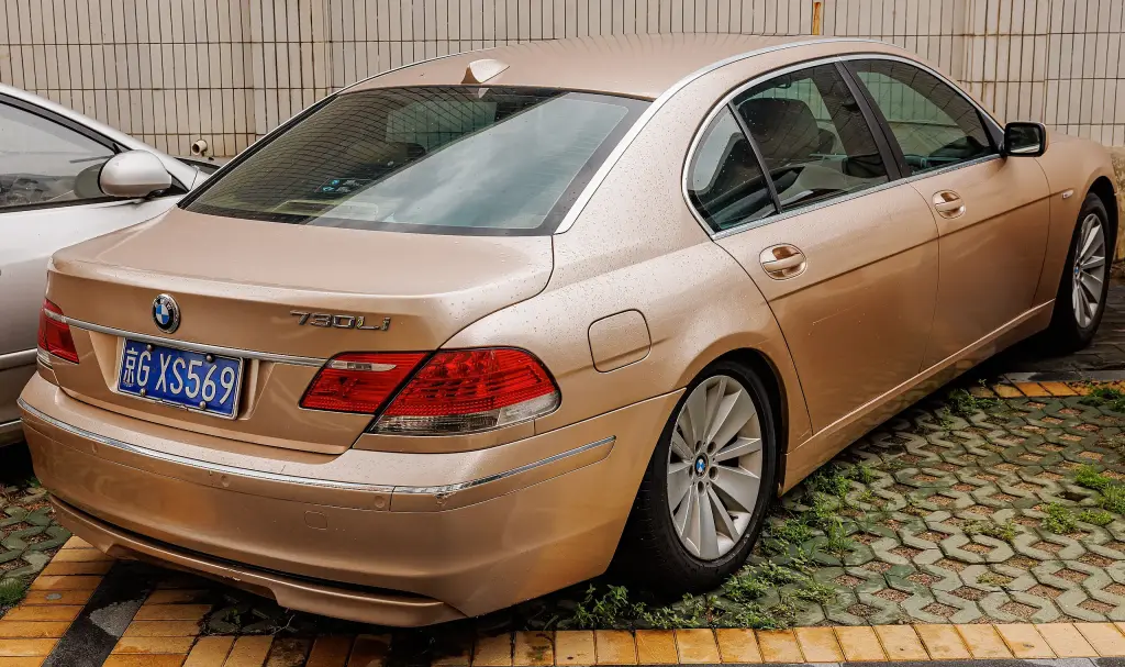 Rear view of a BMW 7 Series E65