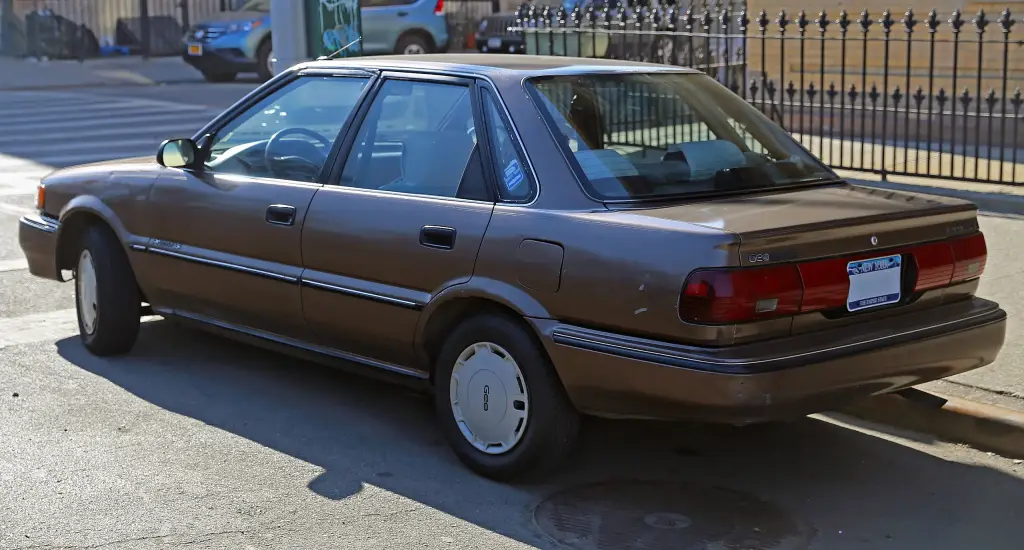 1990 Geo Prizm LSi sedan, rear