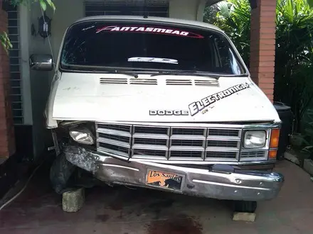Dodge b-150