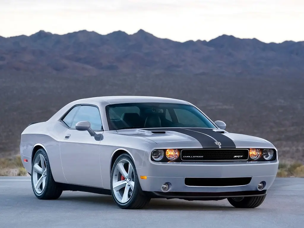 Dodge challenger srt-8