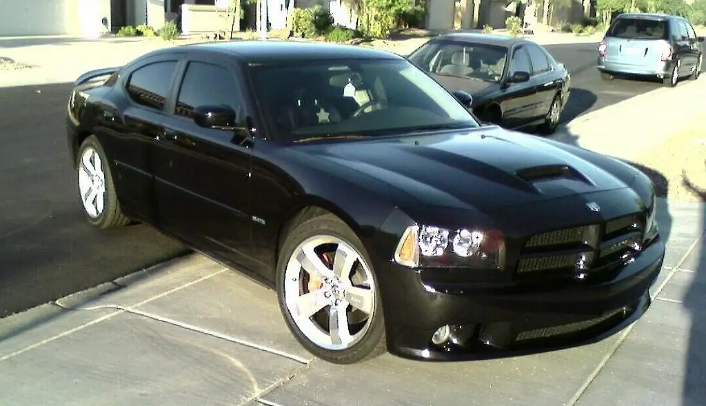 Dodge charger srt-8