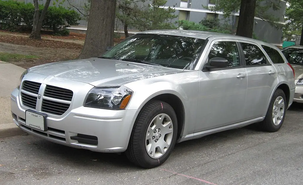 Dodge magnum se