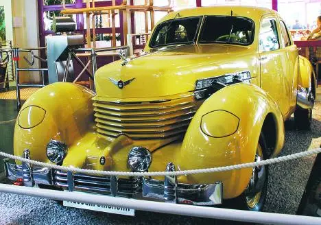 Cord 812