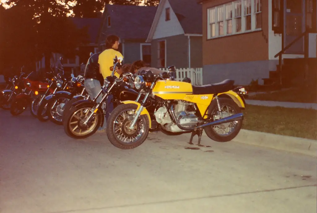 Ducati 860 GT
