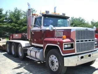 Ford b-7000