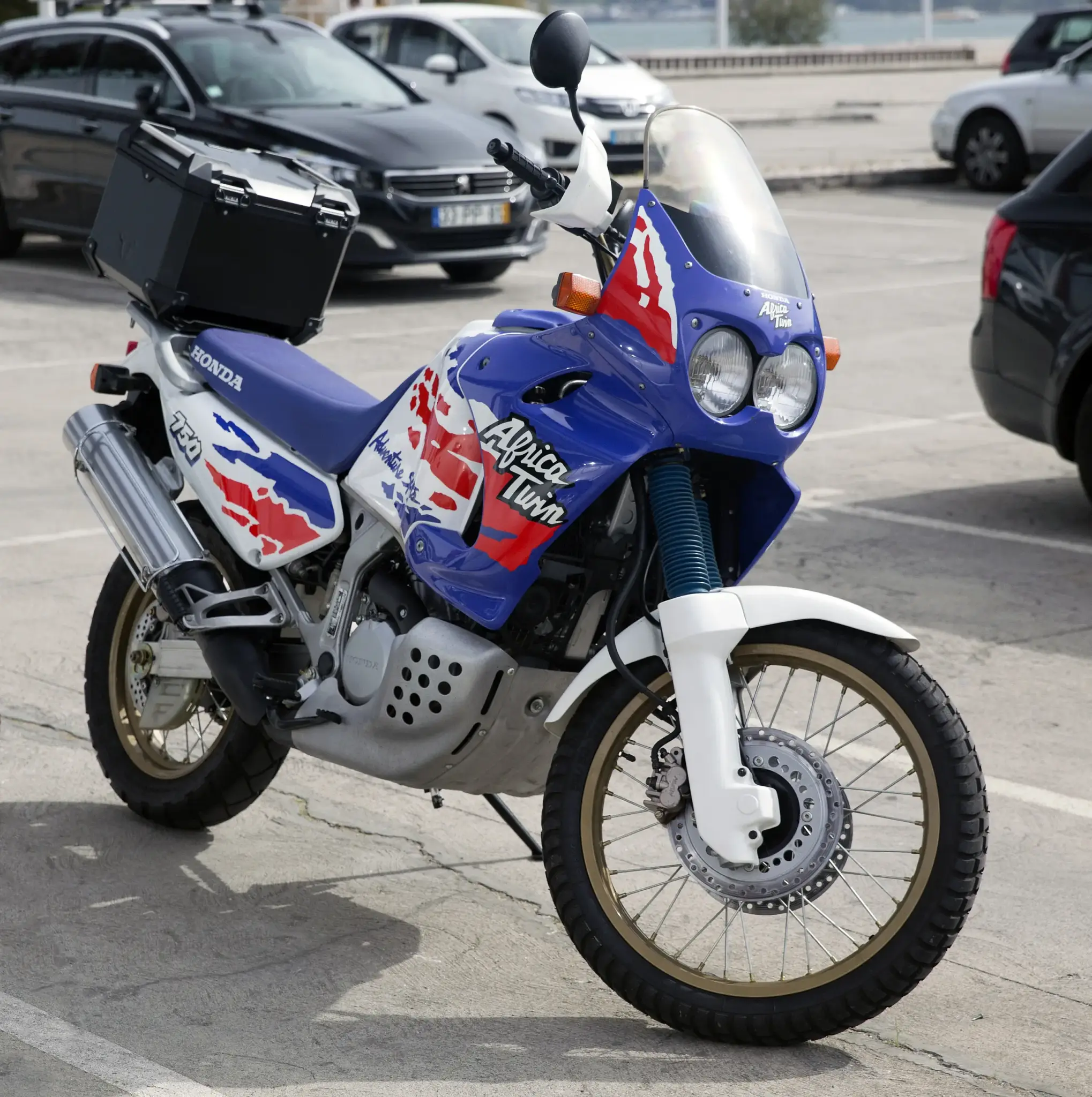 1993 Honda XRV750 Africa Twin RD07 with luggage