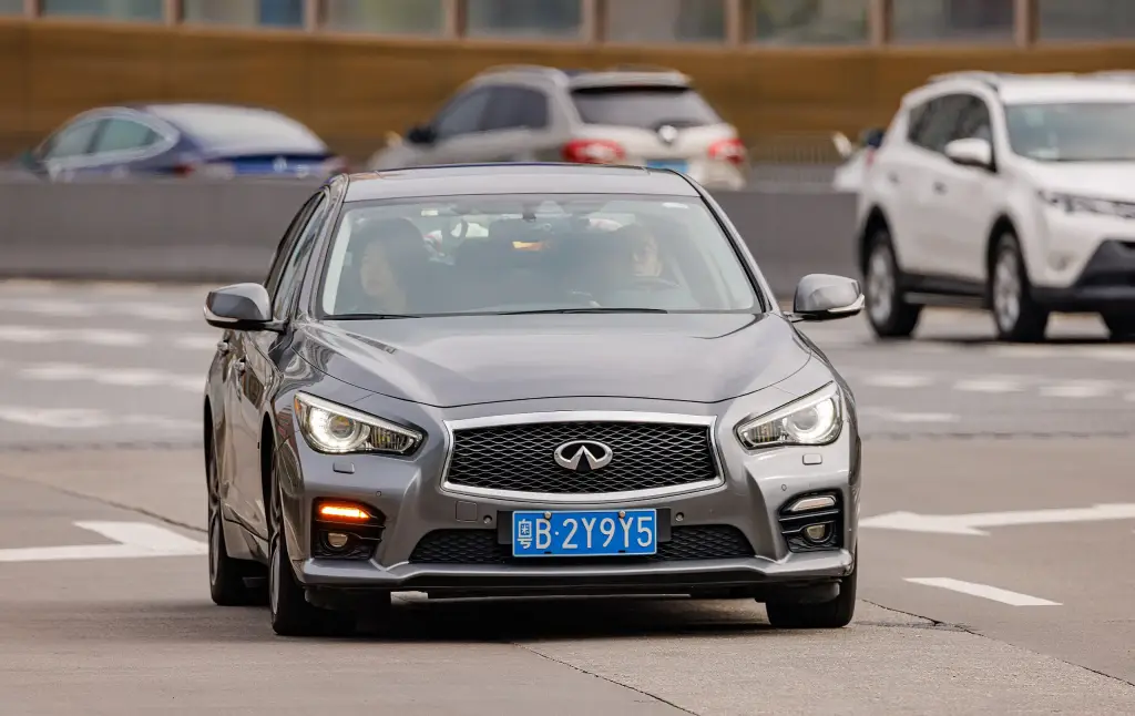 Infiniti Q50 (V37)
