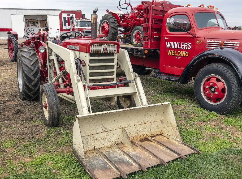 Farmall 340 tractor with loader