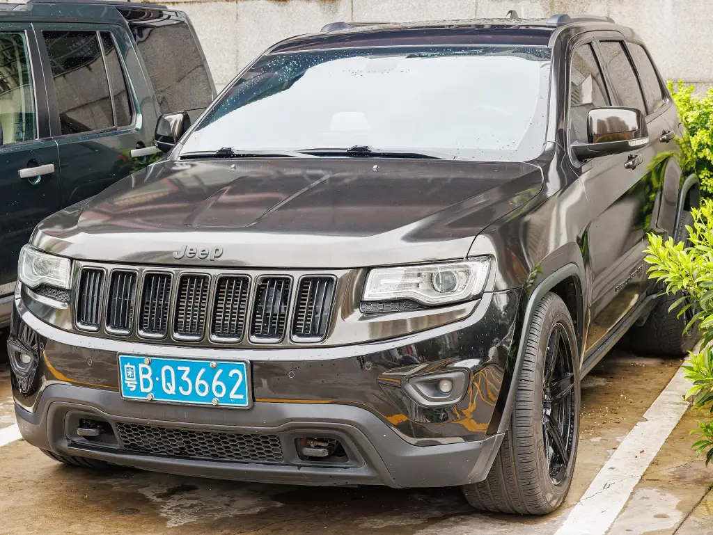Jeep Grand Cherokee WK2, rear view