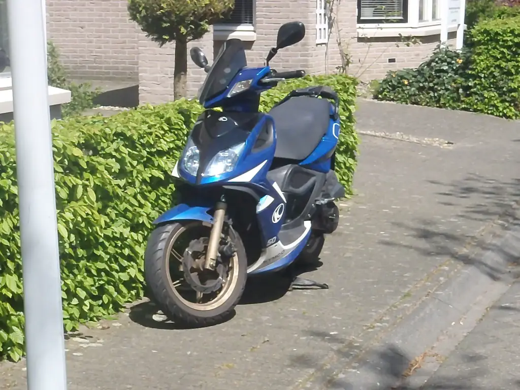 Kymco Super 8 scooter