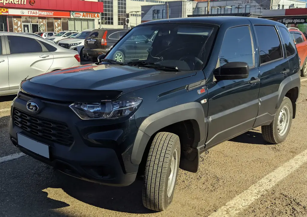 Green Lada Niva Travel, front view