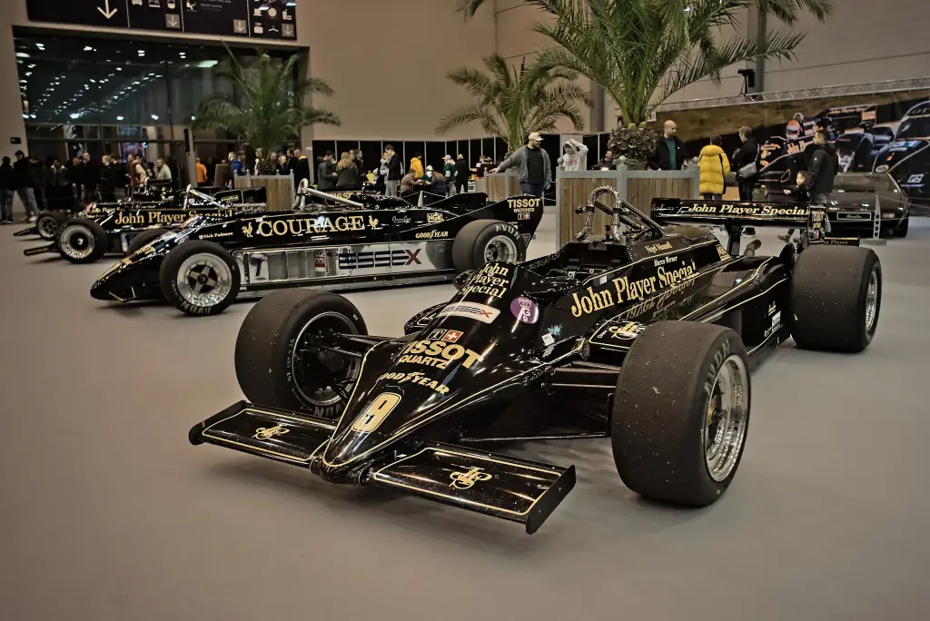Lotus 87