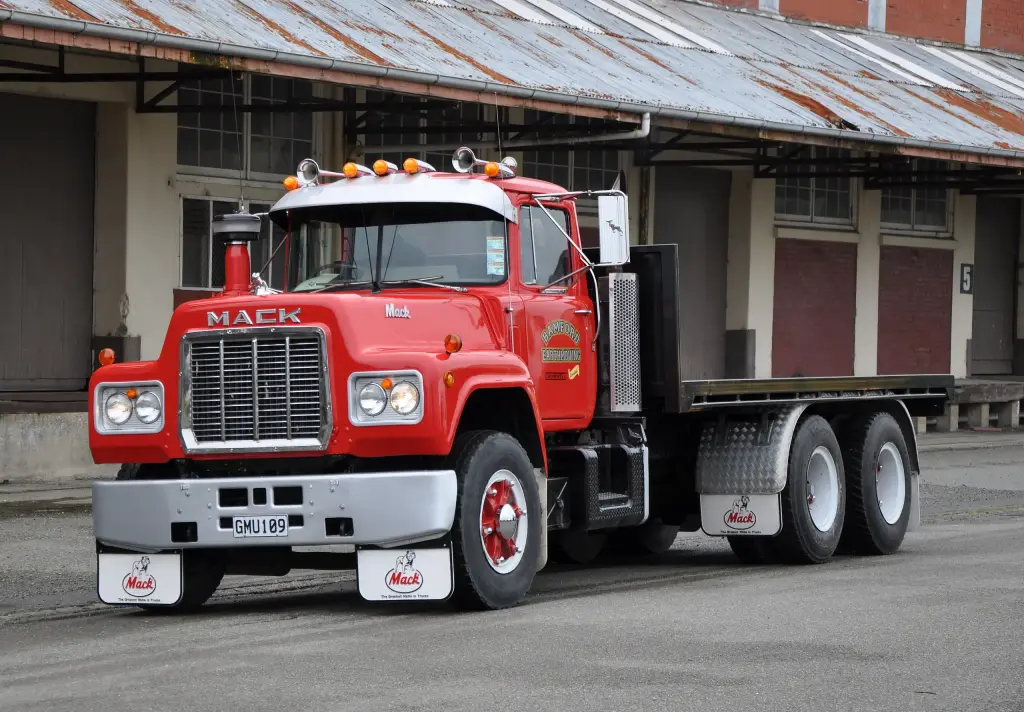Mack RD series