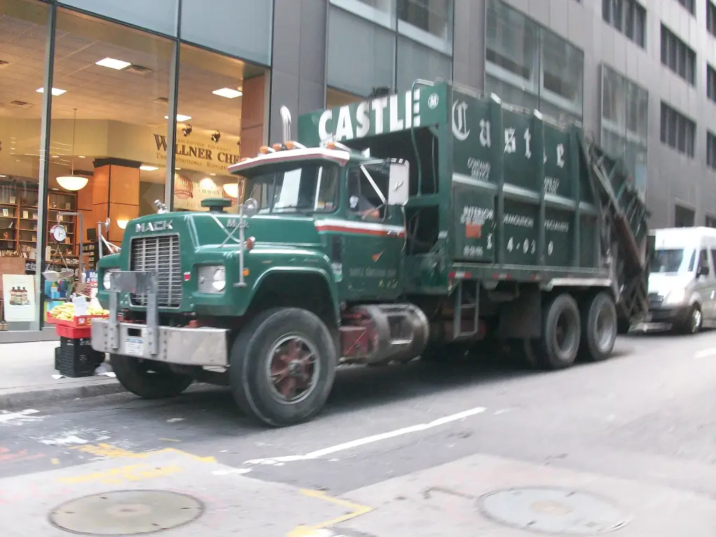Mack RS series
