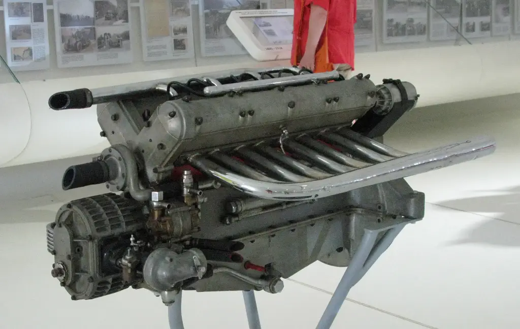 Maserati Tipo 26 engine