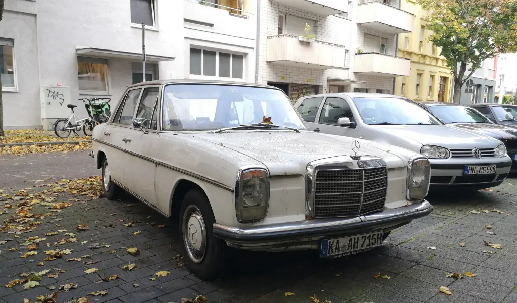 Mercedes 220 D W114