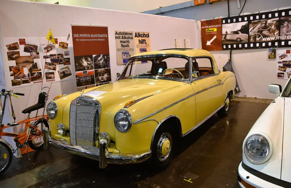 Mercedes-Benz 220 SE Coupé W128