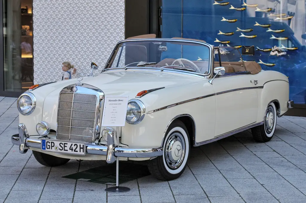 Mercedes-Benz 220 SE Cabriolet W128