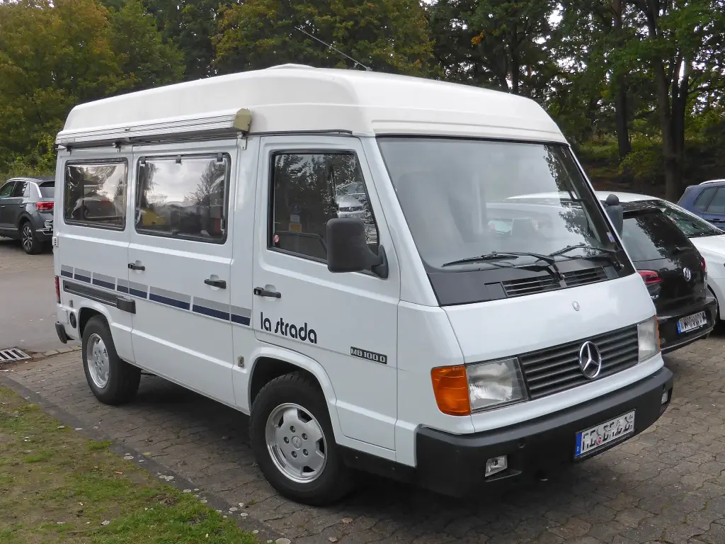 Mercedes-Benz MB100 D