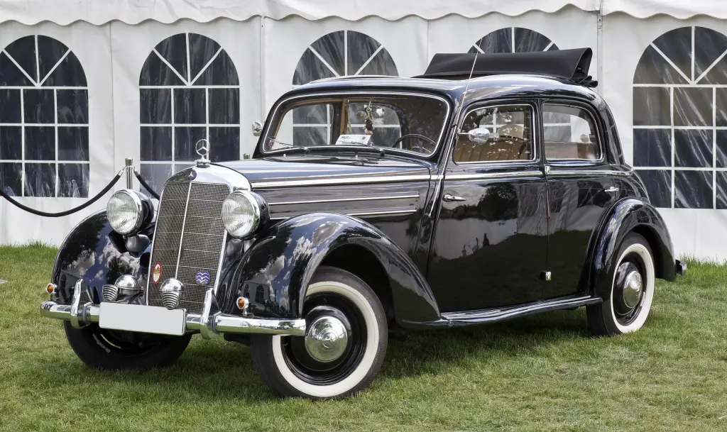 Mercedes-Benz W136