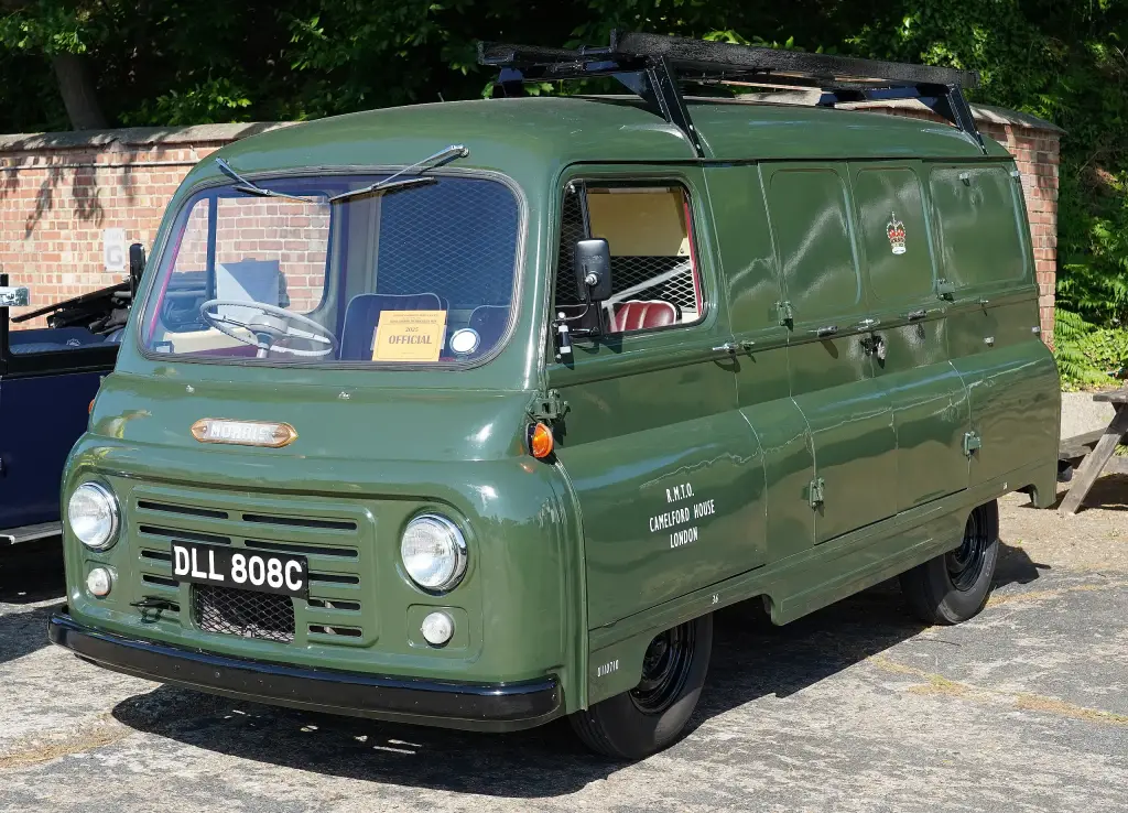 Morris J2 Post Office Telephones van