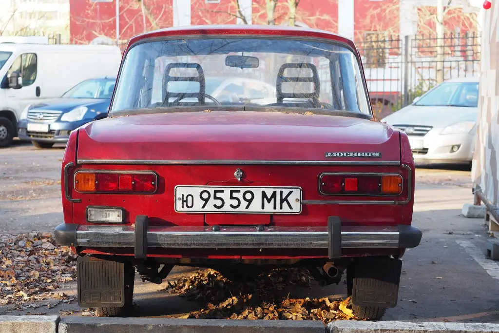 AZLK-2140 sedan