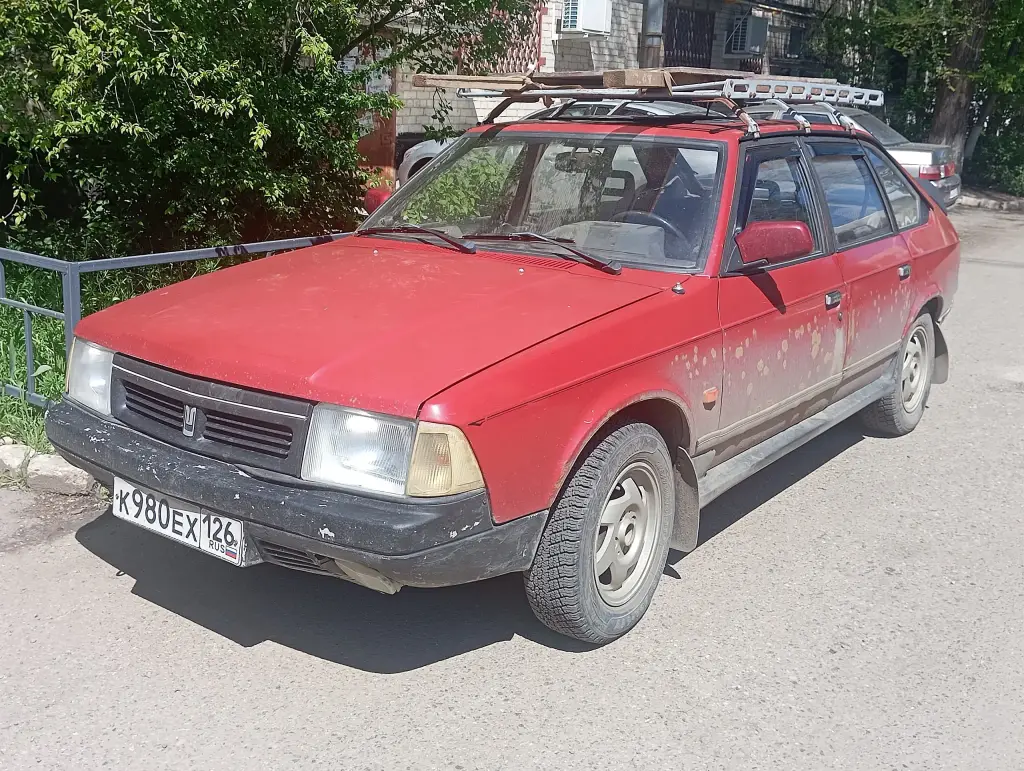 Moskvich 2141 front view