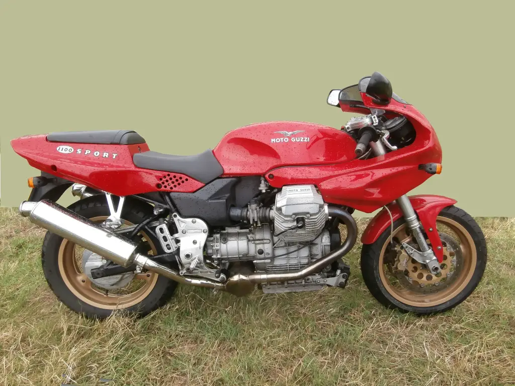 Moto Guzzi 1100 Sport, side view