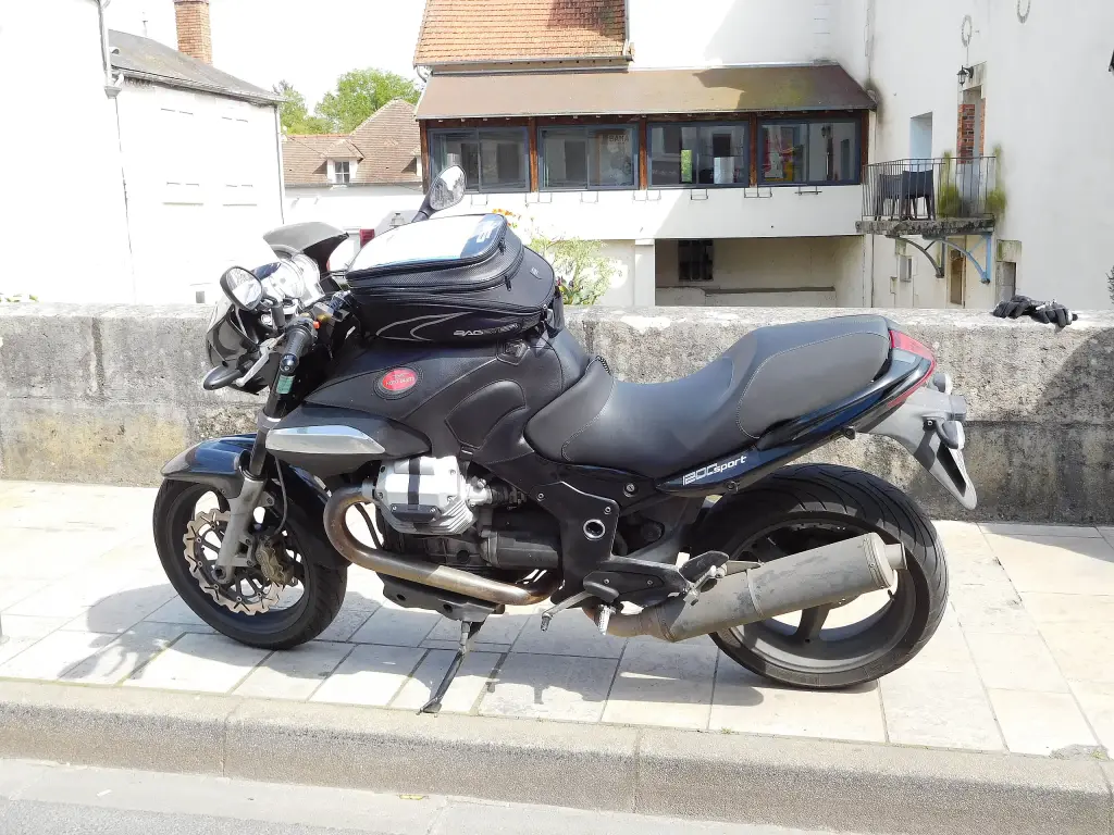 Black Moto Guzzi 1200 Sport, four-valve engine