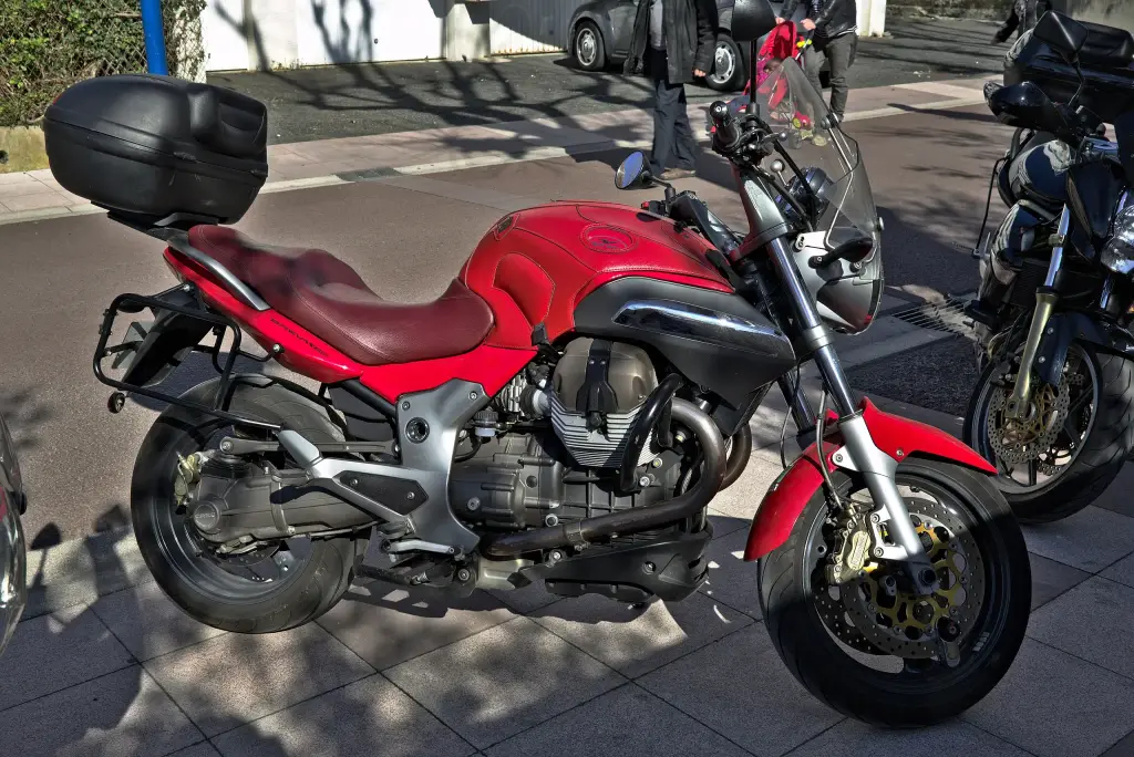 Moto Guzzi Breva V1100