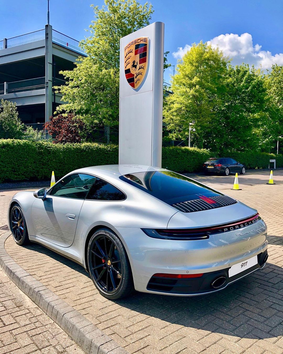 Tristan DSO | AMG ? Porsche on Instagram: “To my eye, can’t remember the last time a non GT 911 looked this good☝??? #porsche #911 #992 #carrera4s #gt3 ———————————————————————————…”