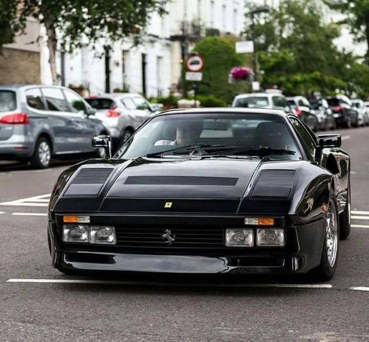 Ferrari GTO en negro