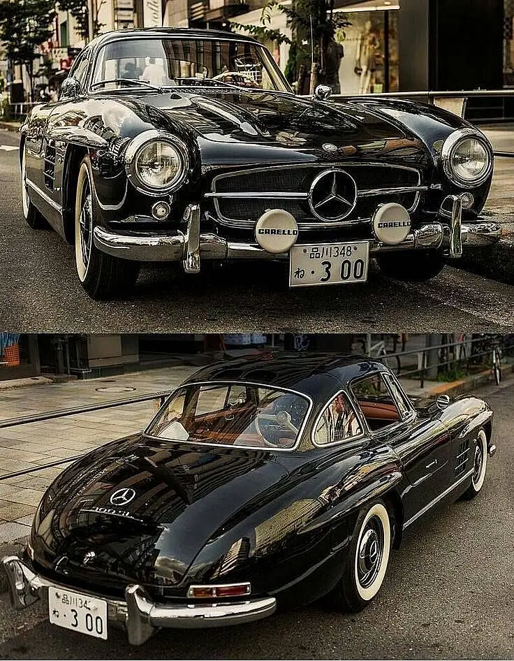 Black Mercedes-Benz 300 SL, two photos