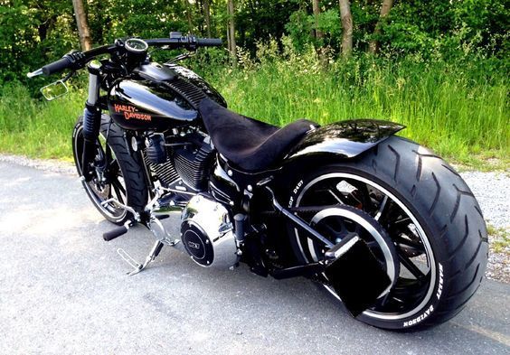 Harley Davidson Breakout Custom
