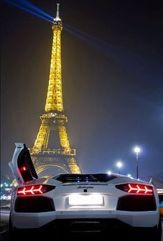 A Lamborghini in Paris. Seeing the city of lights in this car would be spectacul…