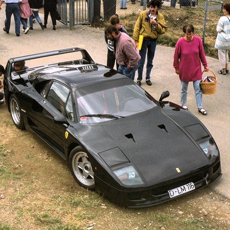 Black Ferrari F40