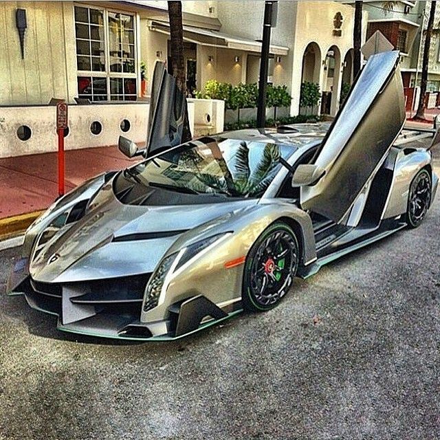 Exotic_Cars_0.0 on Instagram: “➖➖➖➖➖➖➖➖➖➖➖➖➖➖➖ Lamborghini Veneno ➖➖➖➖➖➖➖➖➖➖➖➖➖➖➖ #Lamborghini #veneno #hollywood #batman #sunset #gold #mydubai #exotic #exoticars…”
