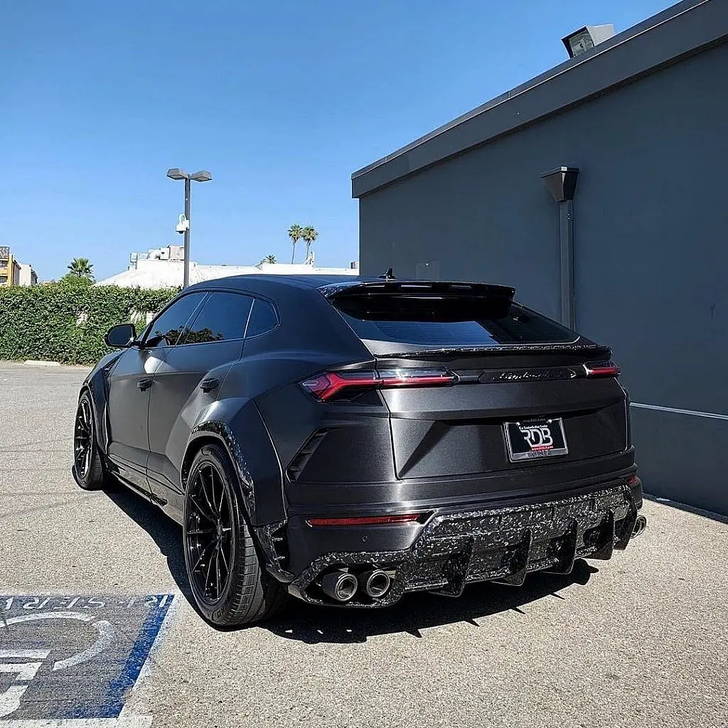 Widebody Urus ?