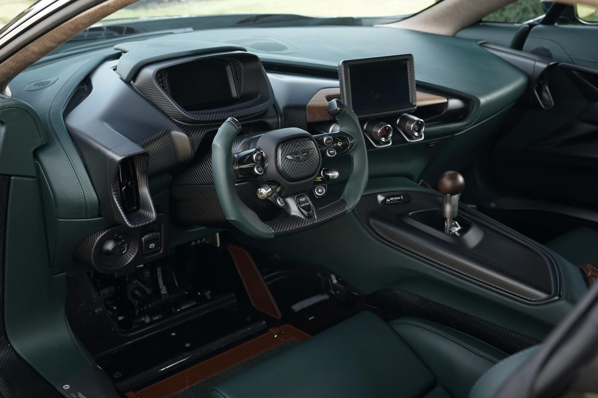 Aston Martin Victor interior w/ 6-speed manual transmission