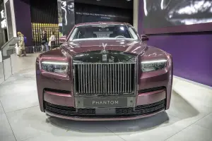 Front view of a Rolls-Royce Phantom with its upright grille and Spirit of Ecstasy